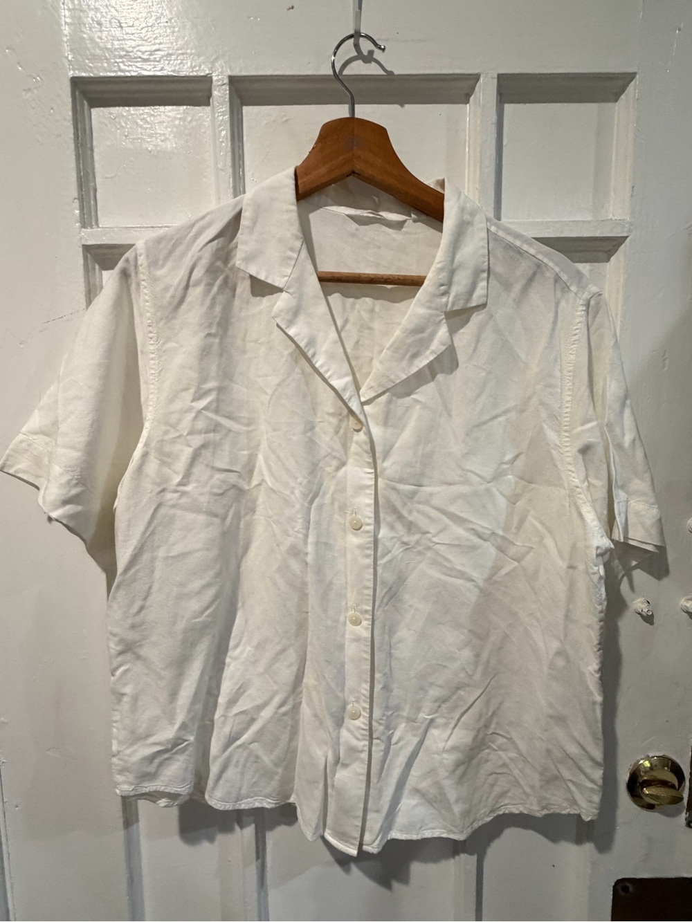 Uniqlo White Short-Sleeve Casual Button-Down Shirt
